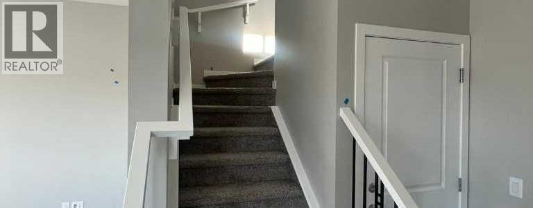 210 Lucas Close Nw, Calgary, AB - Indoor Photo Showing Other Room