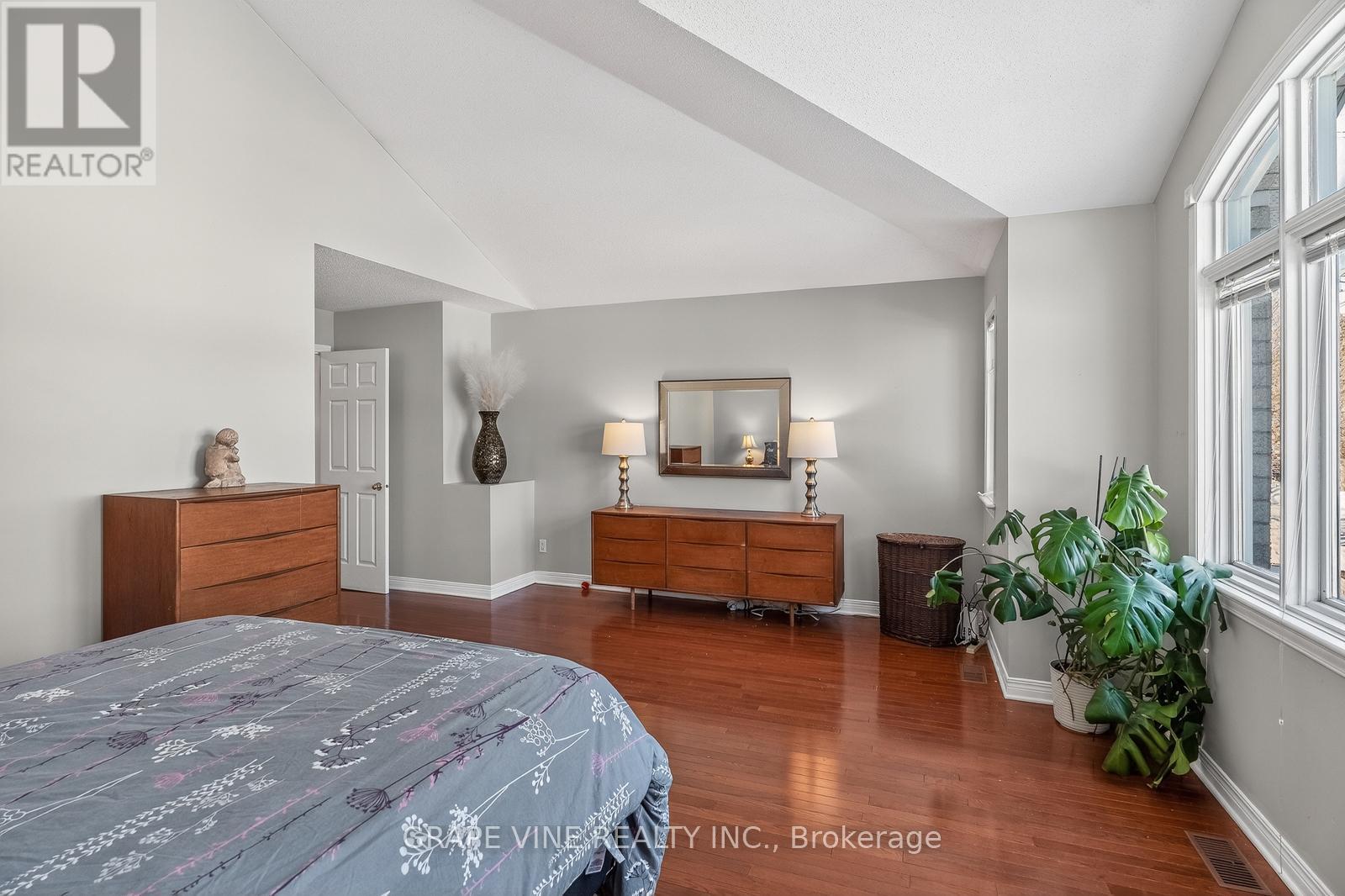 130 Springcreek Crescent, Ottawa, ON - Indoor Photo Showing Bedroom