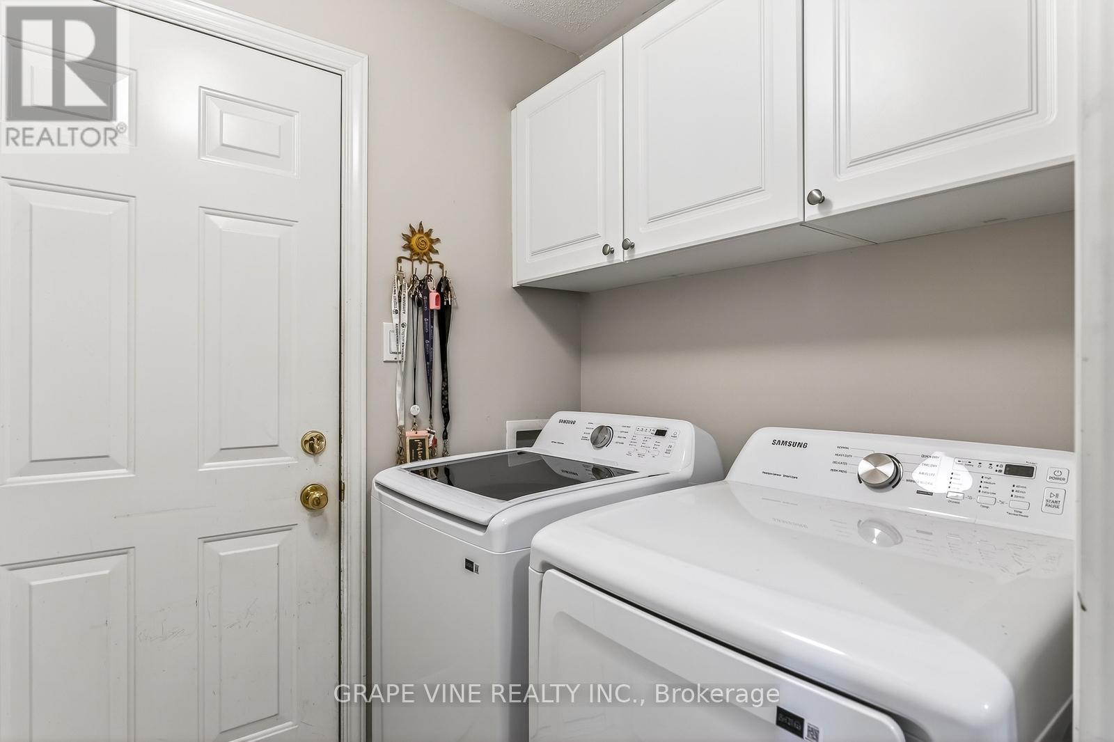 130 Springcreek Crescent, Ottawa, ON - Indoor Photo Showing Laundry Room