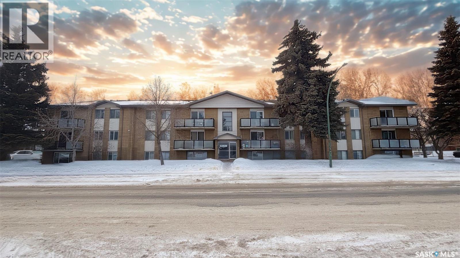 27 111 St Lawrence Crescent, Saskatoon, SK - Outdoor With Facade
