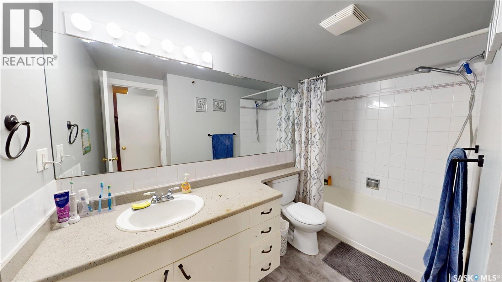 27 111 St Lawrence Crescent, Saskatoon, SK - Indoor Photo Showing Bathroom