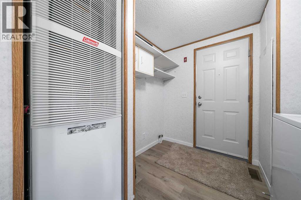 103 1 Avenue E, Bow Island, AB