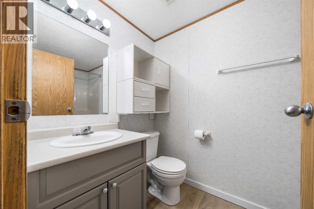 103 1 Avenue E, Bow Island, AB