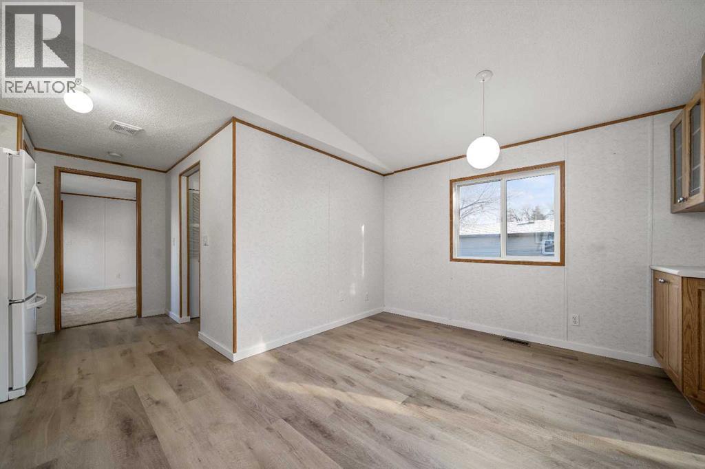 103 1 Avenue E, Bow Island, AB