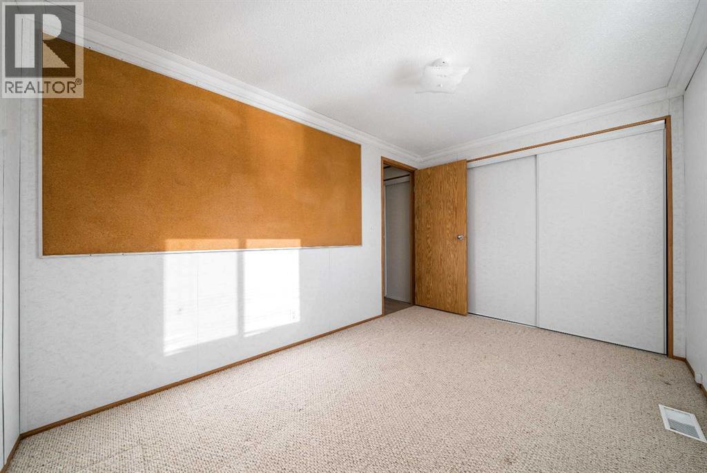 103 1 Avenue E, Bow Island, AB