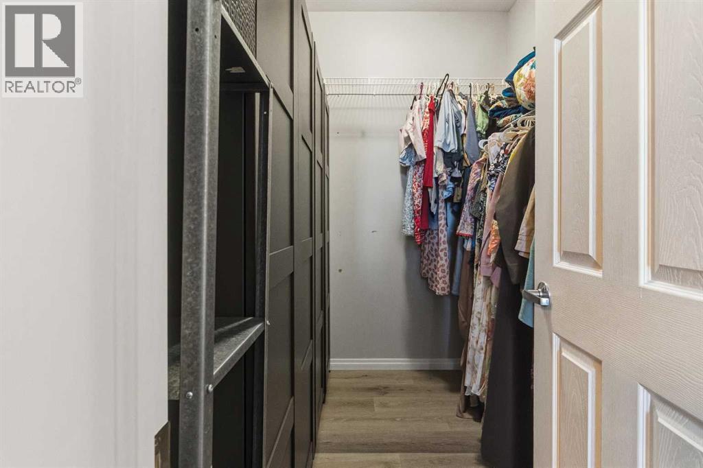 237 Windrow Crescent Sw, Airdrie, AB - Indoor With Storage