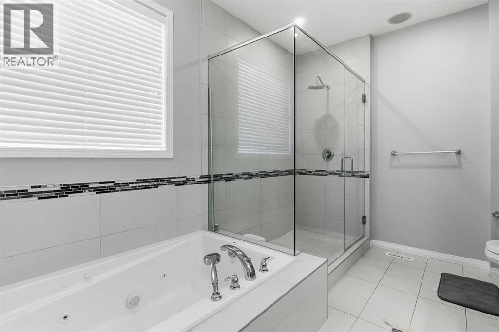 237 Windrow Crescent Sw, Airdrie, AB - Indoor Photo Showing Bathroom