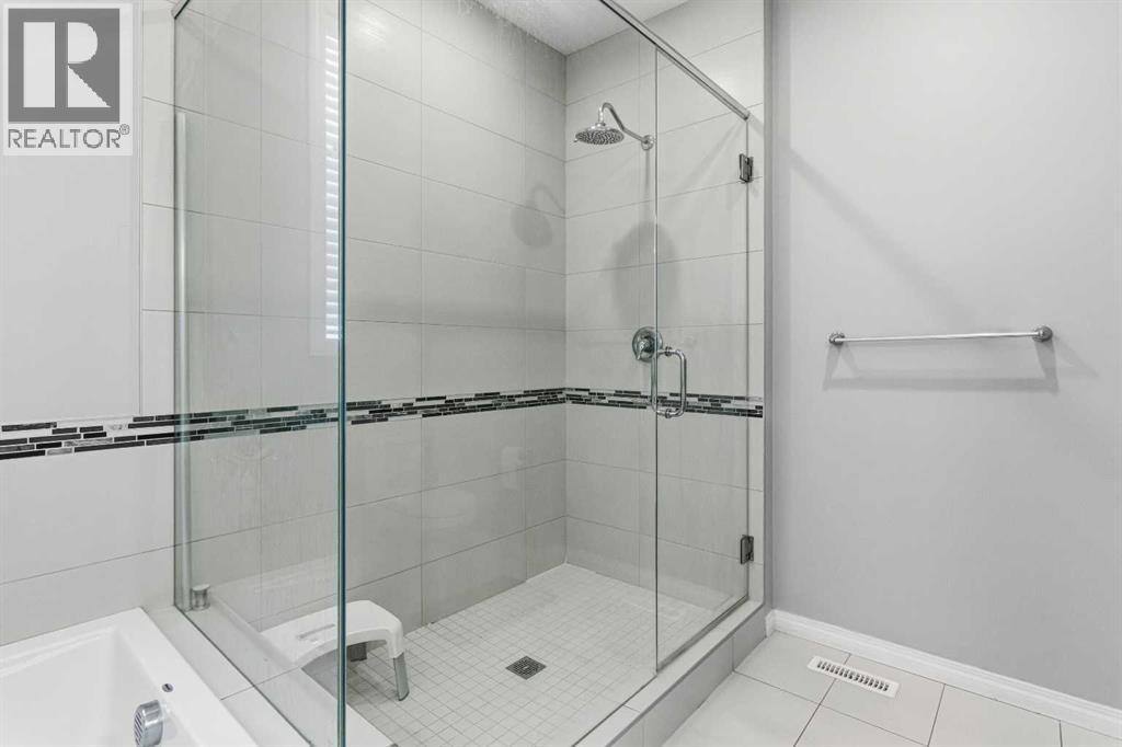 237 Windrow Crescent Sw, Airdrie, AB - Indoor Photo Showing Bathroom