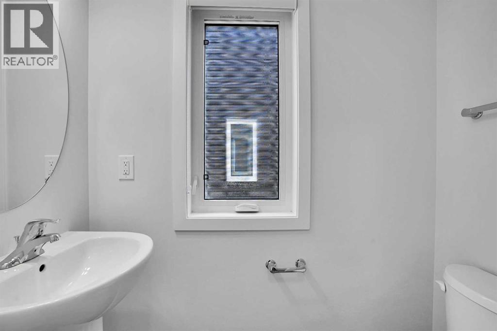408 Windbury Link Sw, Airdrie, AB - Indoor Photo Showing Bathroom