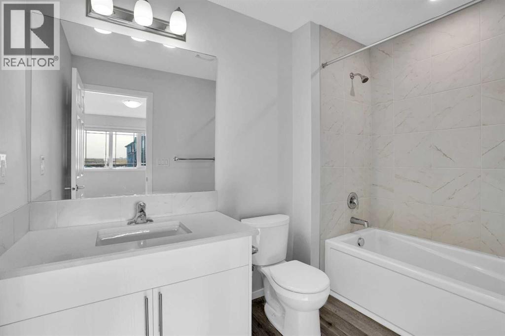 Master Ensuite - 408 Windbury Link Sw, Airdrie, AB - Indoor Photo Showing Bathroom