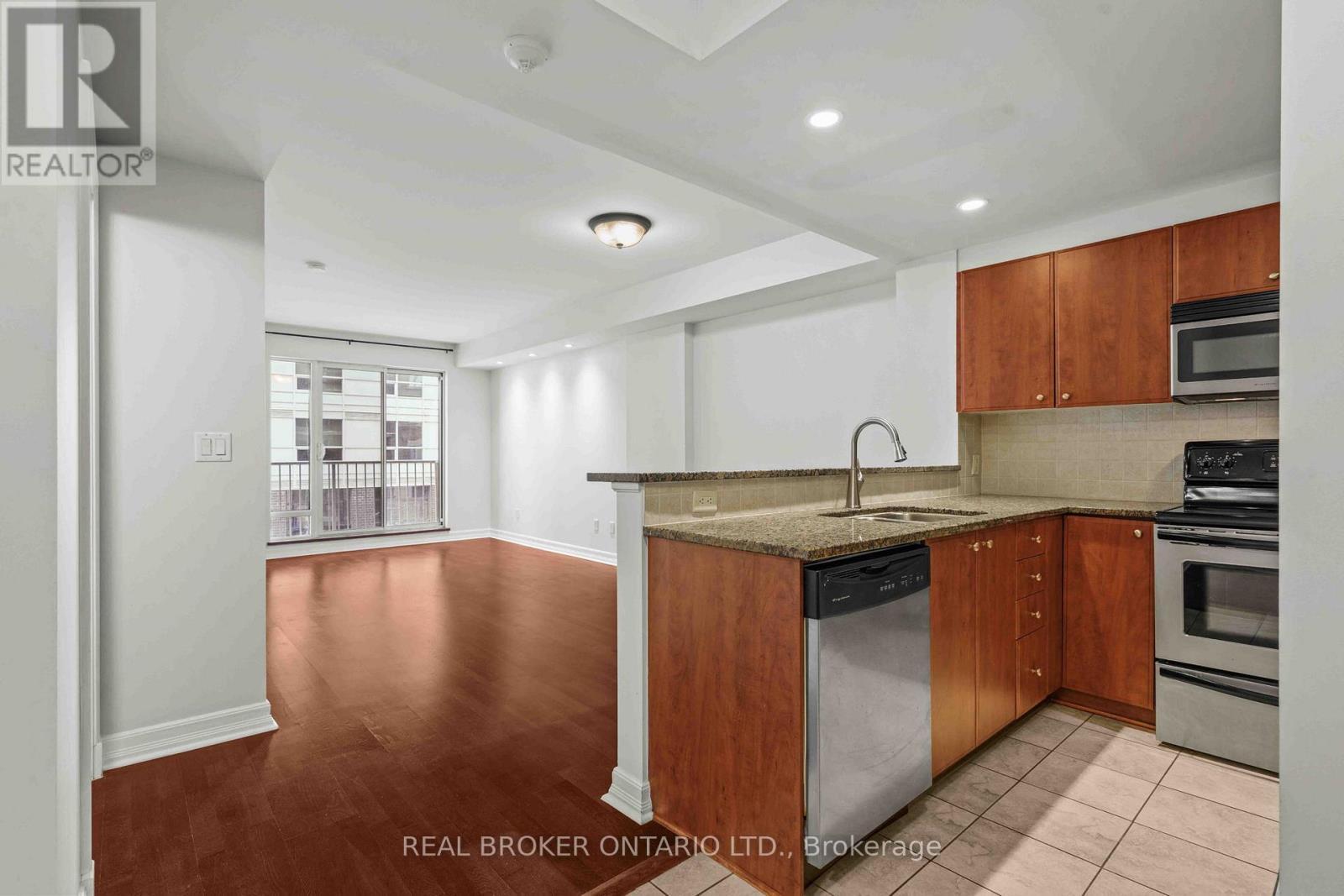 308 - 200 Besserer Street, Ottawa, ON - Indoor Photo Showing Kitchen