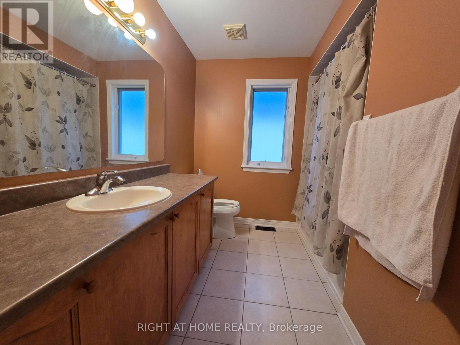Main Bathroom - 96 Maple Stand Way, Ottawa, ON - Indoor Photo Showing Bathroom