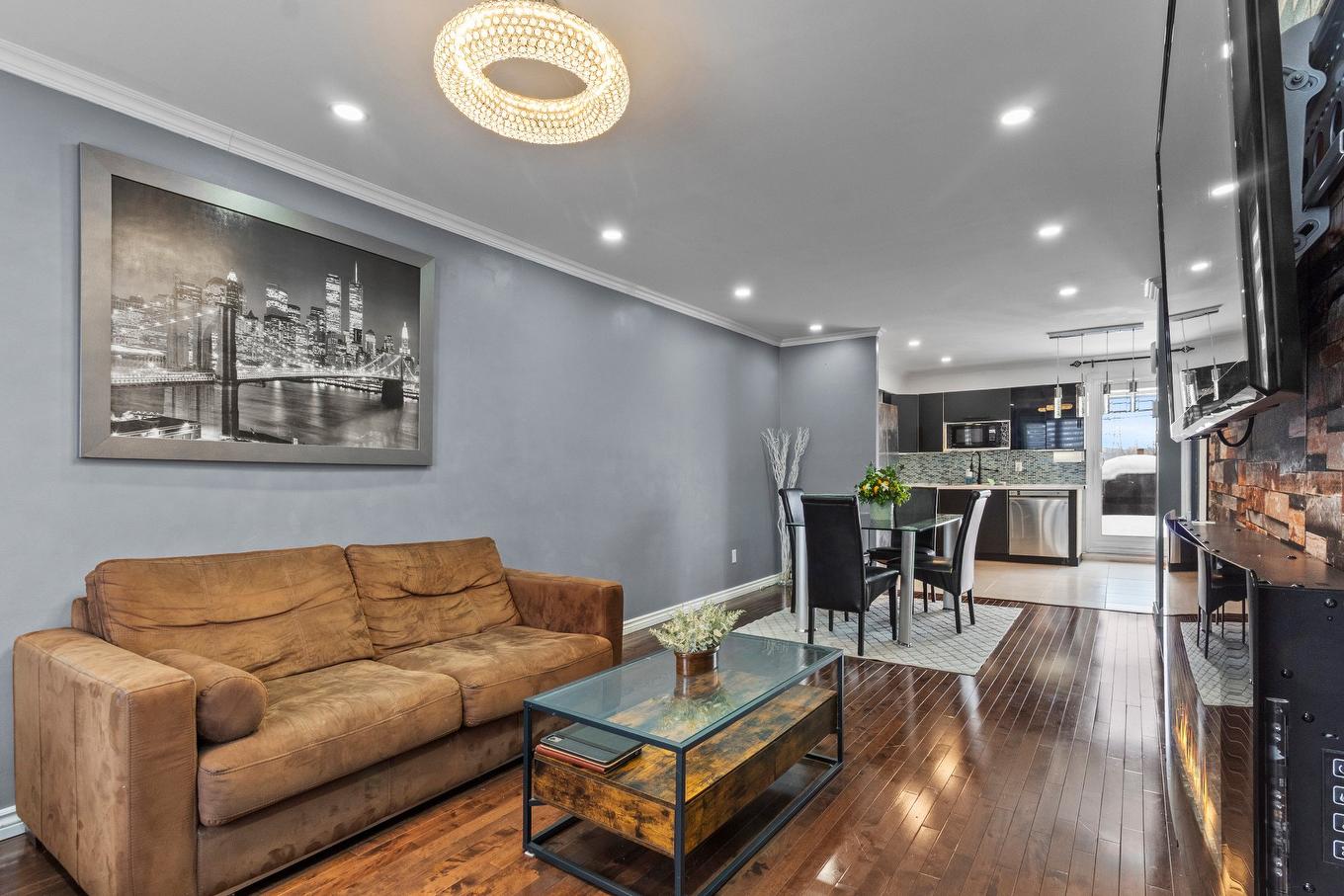 Salon - 471 Rue Imelda, Laval (Fabreville), QC - Indoor Photo Showing Living Room