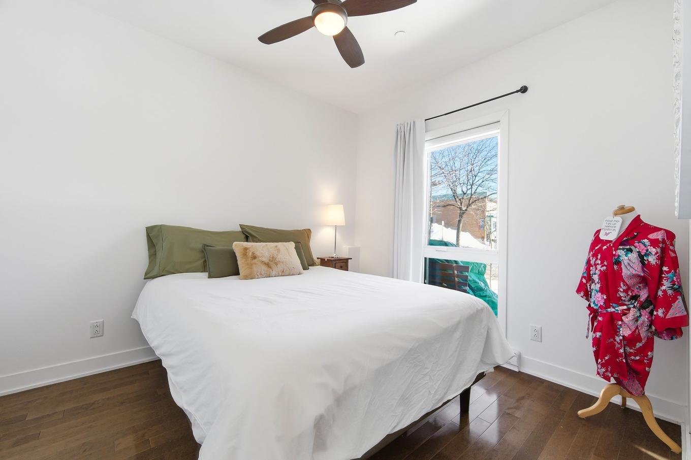 Primary bedroom - 112-5700 Rue Garnier, Montréal (Rosemont/La Petite-Patrie), QC - Indoor Photo Showing Bedroom