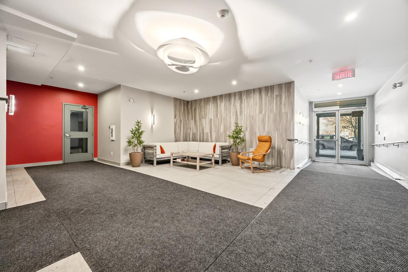 Hall - 112-5700 Rue Garnier, Montréal (Rosemont/La Petite-Patrie), QC - Indoor Photo Showing Other Room