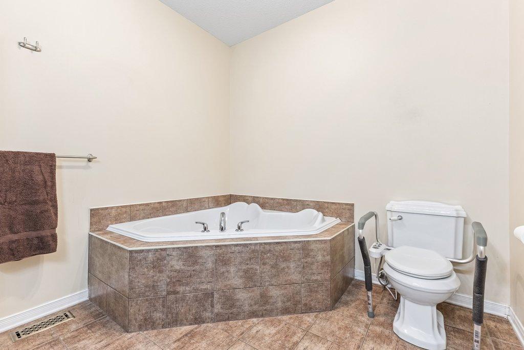 Bathroom - 65 Rue Alphonse-Daudet, Gatineau (Aylmer), QC - Indoor Photo Showing Bathroom