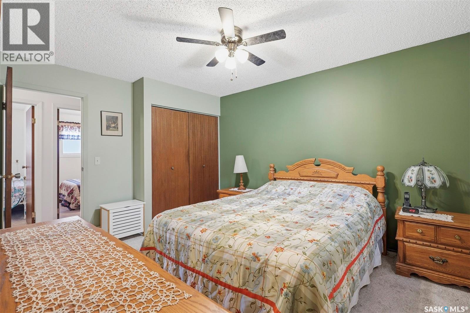 1007 Kingsmere Boulevard, Saskatoon, SK - Indoor Photo Showing Bedroom