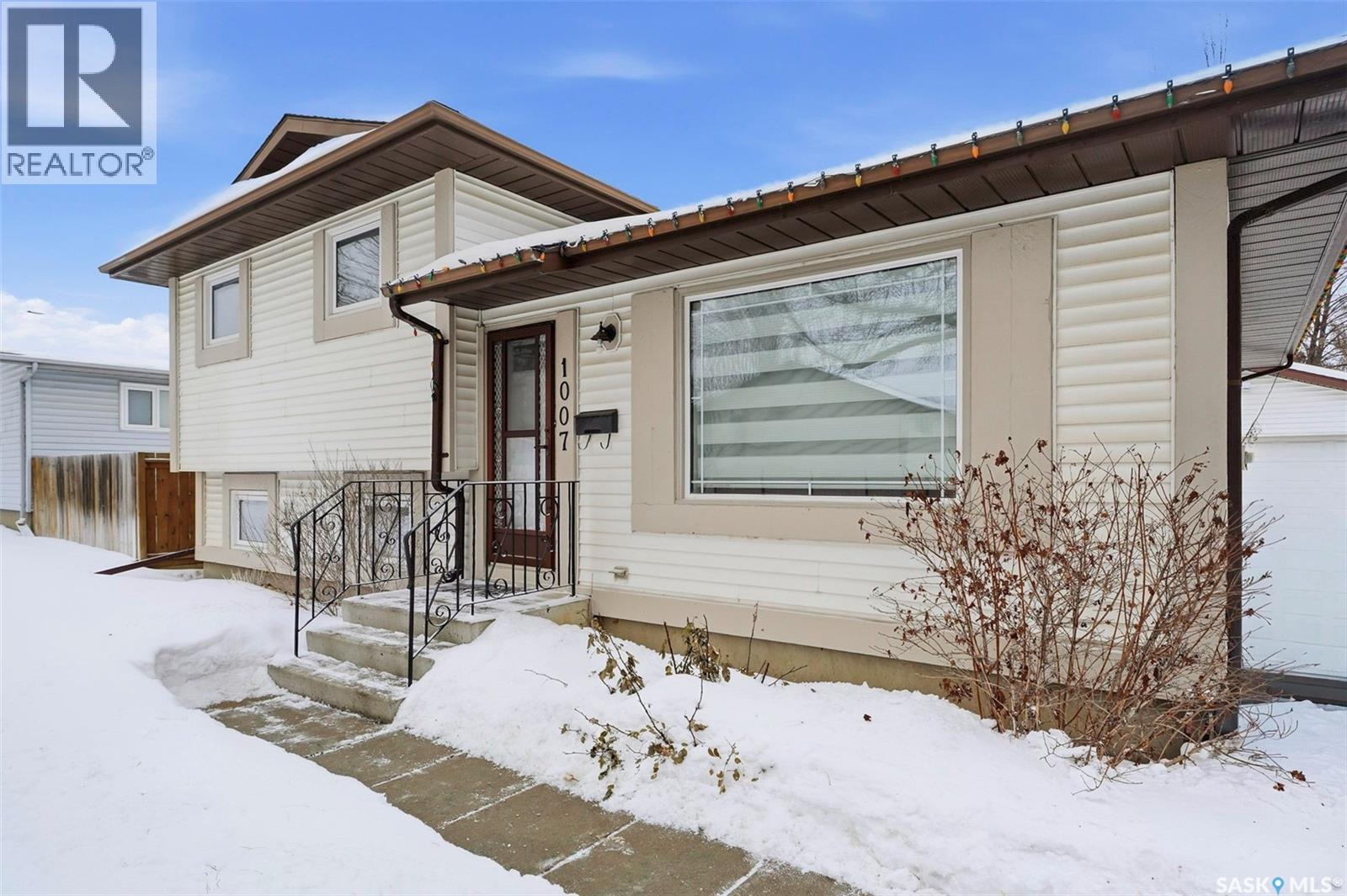 1007 Kingsmere Boulevard, Saskatoon, SK - Outdoor