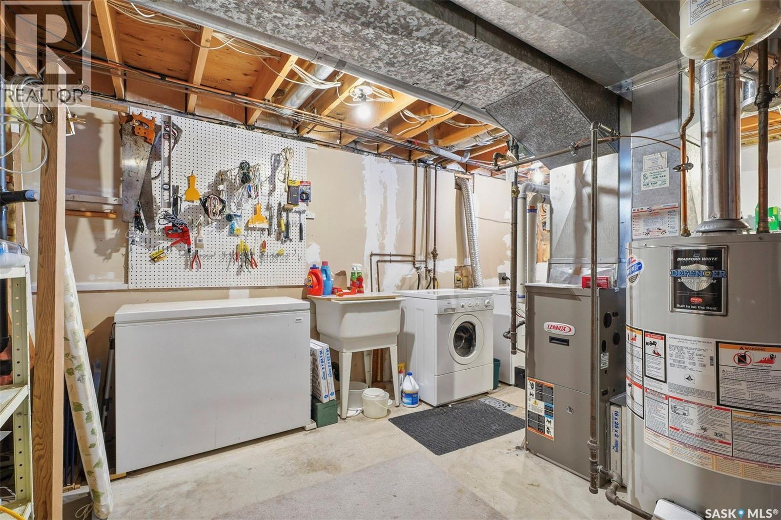 1007 Kingsmere Boulevard, Saskatoon, SK - Indoor