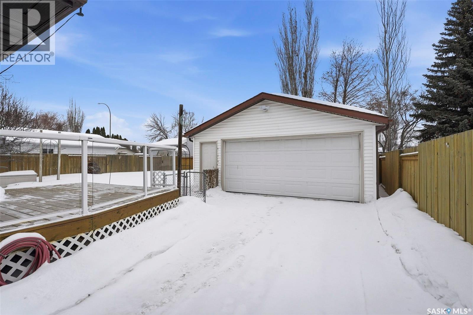 1007 Kingsmere Boulevard, Saskatoon, SK - Outdoor With Exterior