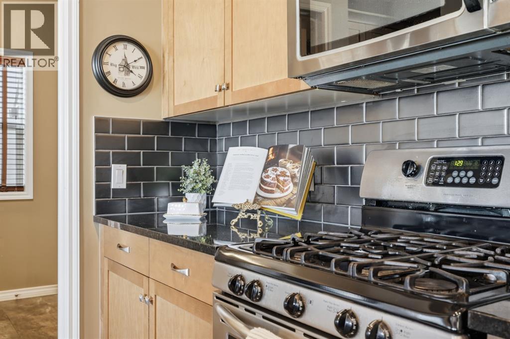 166 Cranridge Terrace Se, Calgary, AB - Indoor Photo Showing Kitchen
