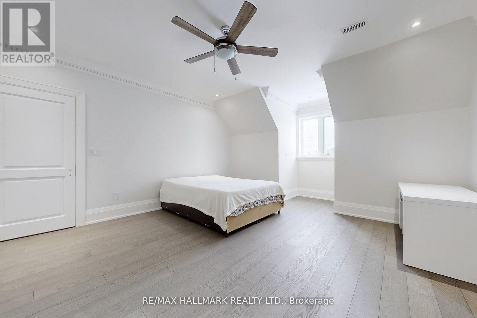 753281 2Nd Line Ehs, Mono, ON - Indoor Photo Showing Bedroom