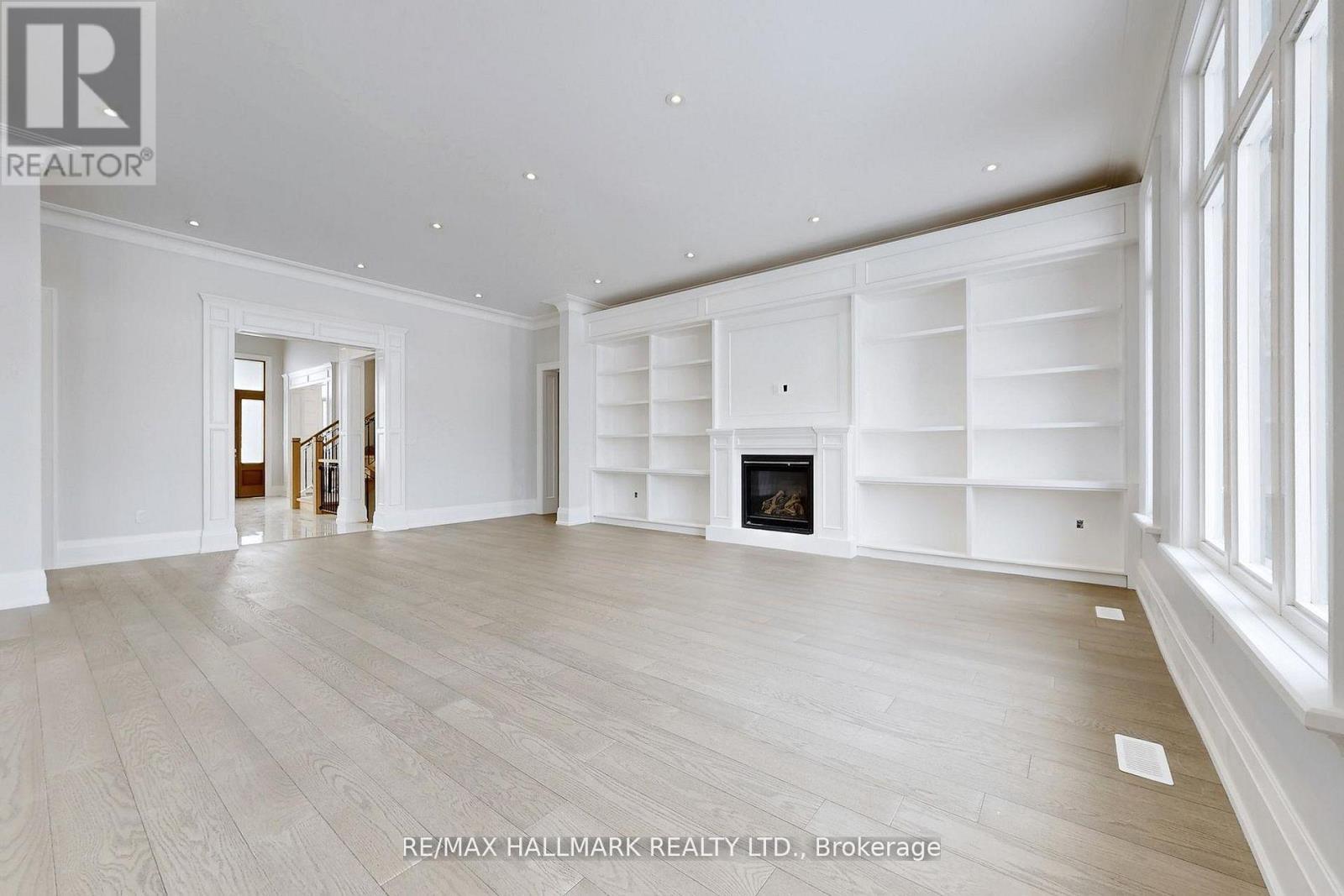 753281 2Nd Line Ehs, Mono, ON - Indoor With Fireplace