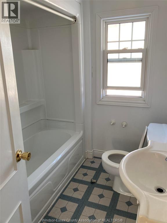 317 Askin, Windsor, ON - Indoor Photo Showing Bathroom