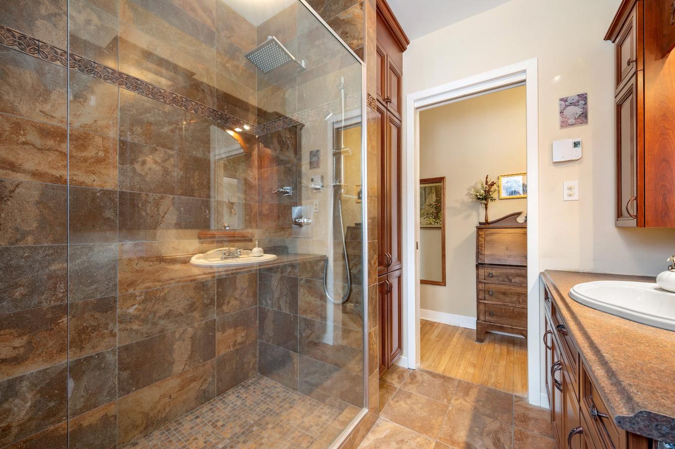 Salle de bains - 3005 Rue Sicotte, Saint-Hyacinthe, QC - Indoor Photo Showing Bathroom