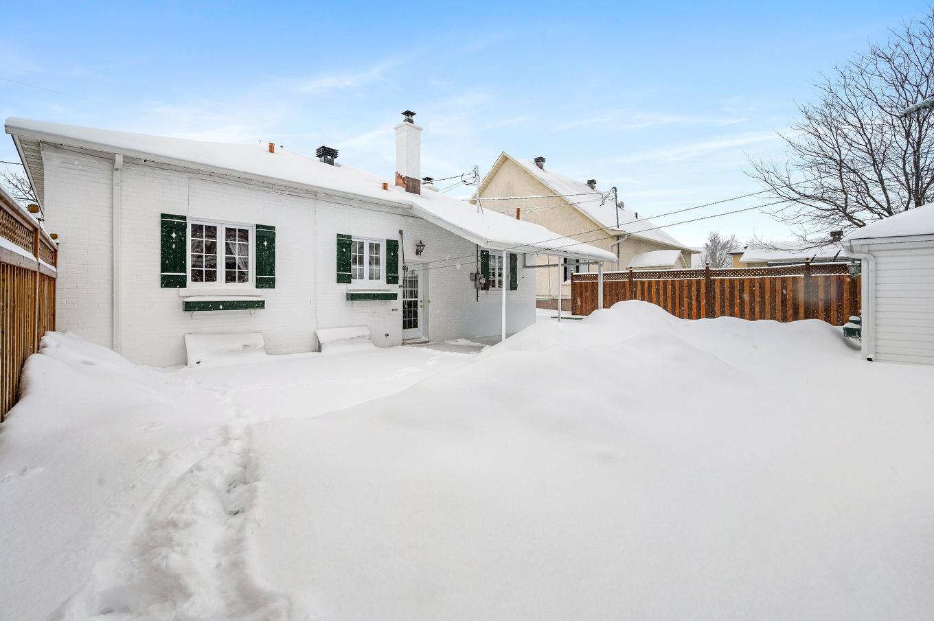 Face arrière - 3005 Rue Sicotte, Saint-Hyacinthe, QC - Outdoor