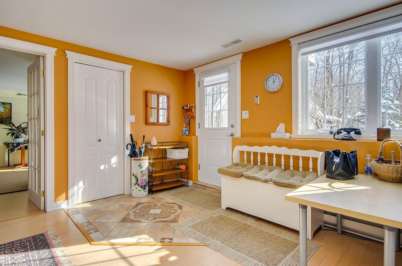 Family room - 725 Ch. Du Boisé, Sutton, QC - Indoor Photo Showing Bedroom