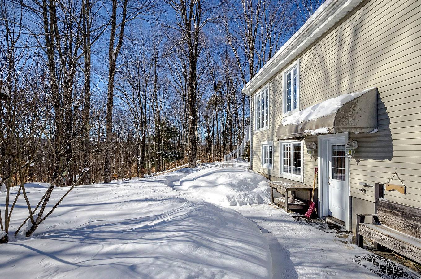 Exterior entrance - 725 Ch. Du Boisé, Sutton, QC - Outdoor