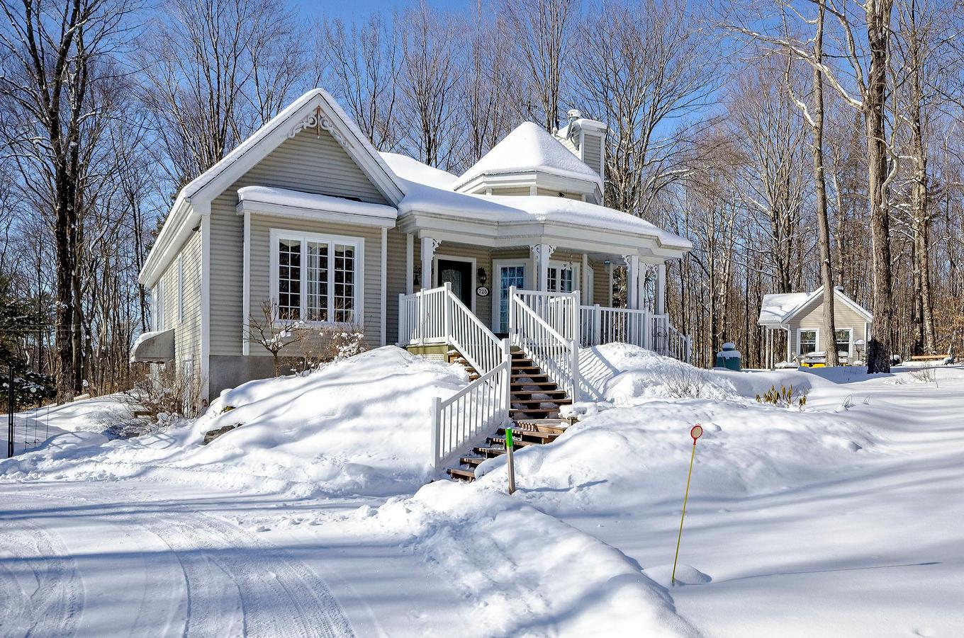 Frontage - 725 Ch. Du Boisé, Sutton, QC - Outdoor With Facade