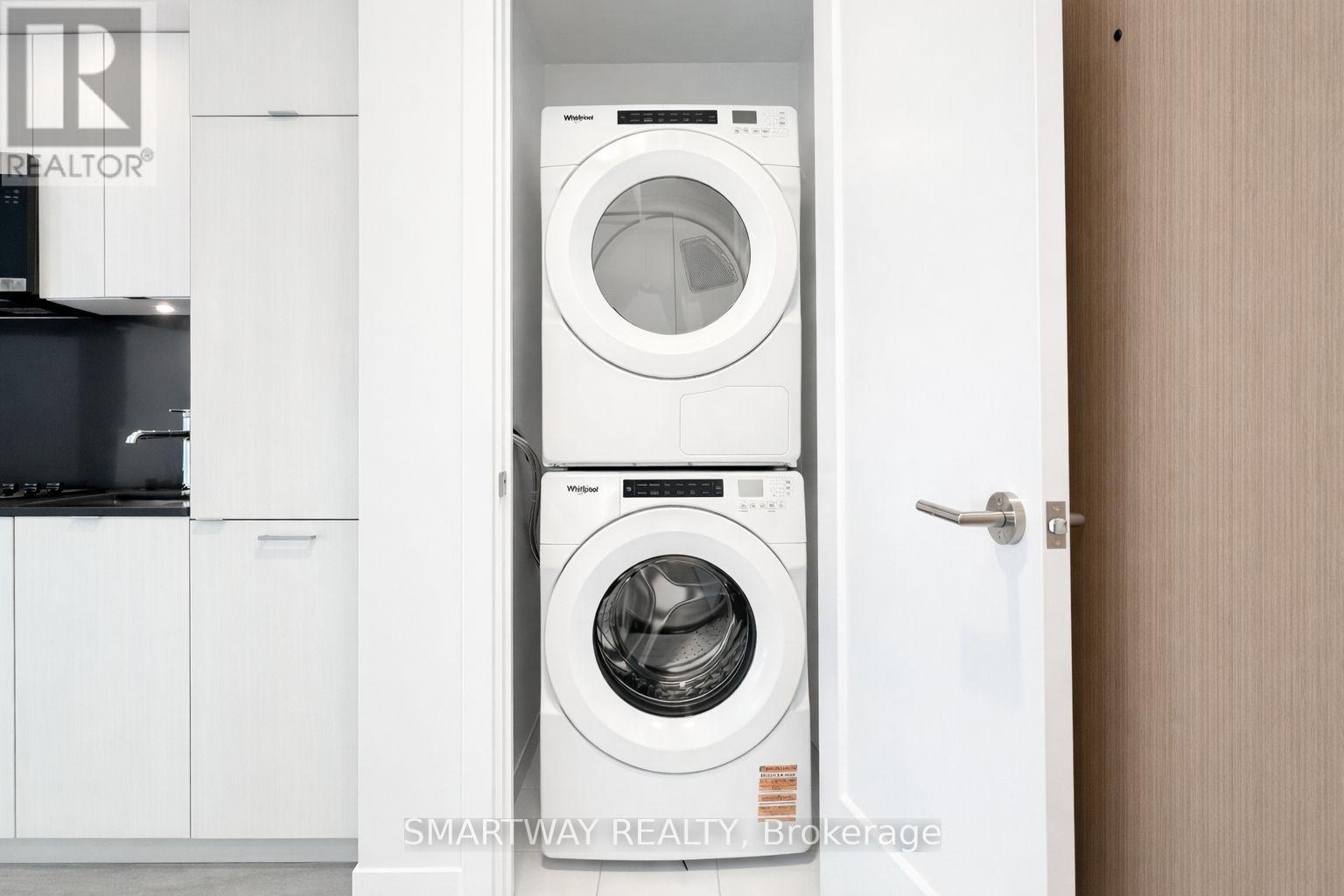 606 - 25 Cordova Avenue, Toronto, ON - Indoor Photo Showing Laundry Room