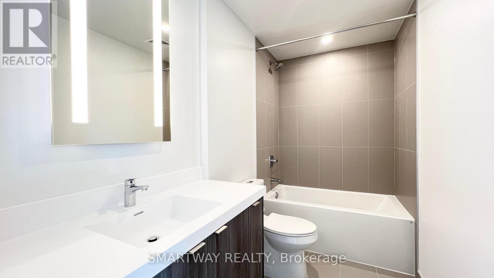 606 - 25 Cordova Avenue, Toronto, ON - Indoor Photo Showing Bathroom