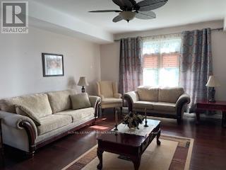 237 2Nd Avenue, Hanover, ON - Indoor Photo Showing Living Room