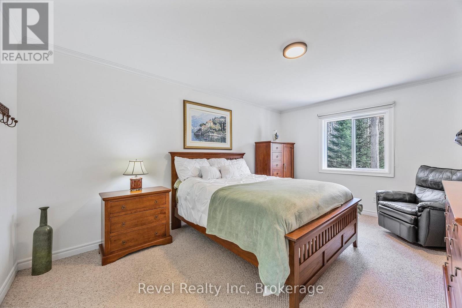 89 Trout Lane, Tiny, ON - Indoor Photo Showing Bedroom