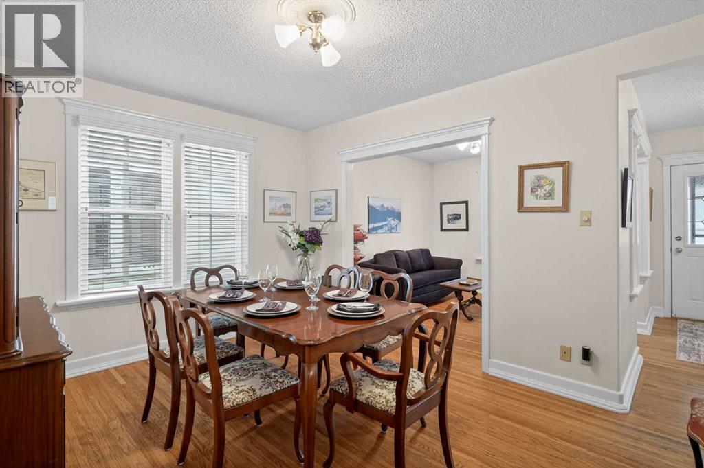 1720 11 Avenue Sw, Calgary, AB - Indoor Photo Showing Dining Room