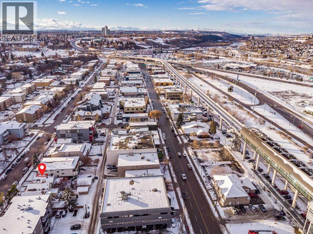 1720 11 Avenue Sw, Calgary, AB - Outdoor With View