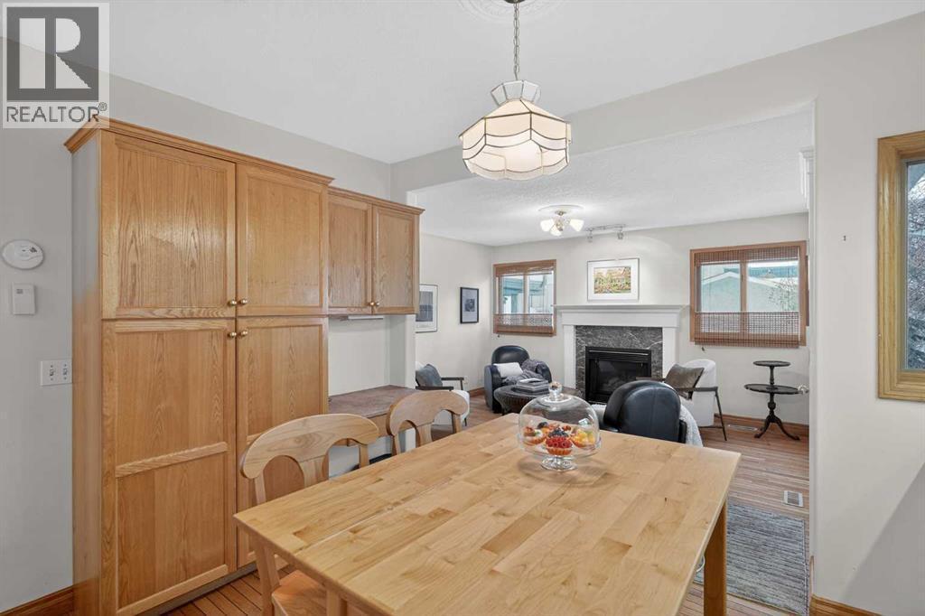1720 11 Avenue Sw, Calgary, AB - Indoor Photo Showing Dining Room