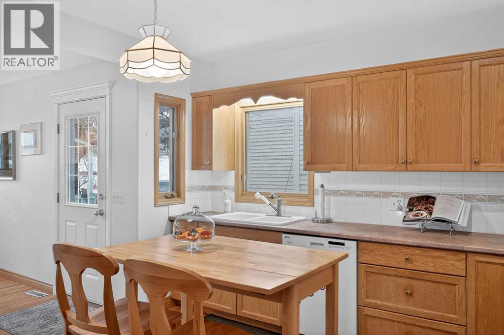 1720 11 Avenue Sw, Calgary, AB - Indoor Photo Showing Other Room