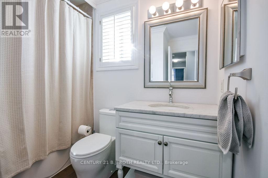 5 Claire Drive, Barrie, ON - Indoor Photo Showing Bathroom