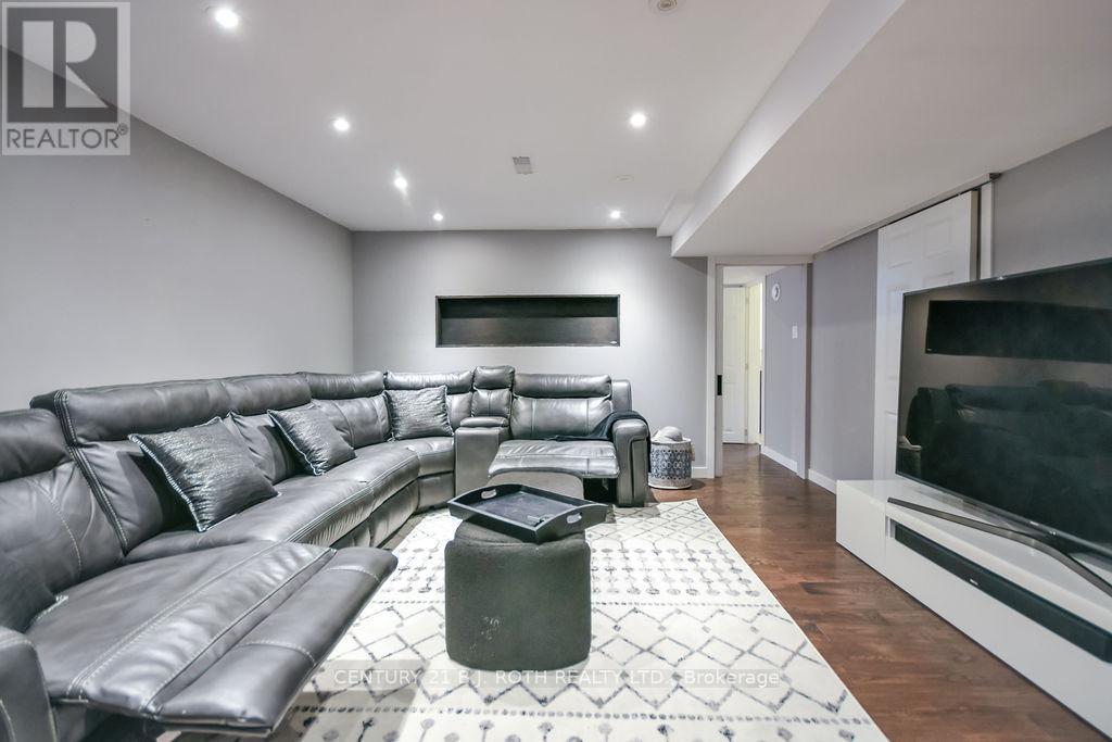 5 Claire Drive, Barrie, ON - Indoor