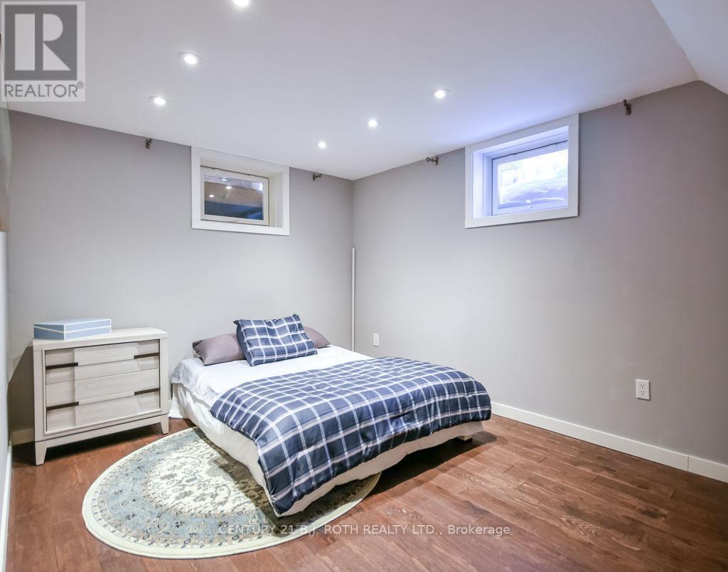 5 Claire Drive, Barrie, ON - Indoor Photo Showing Bedroom