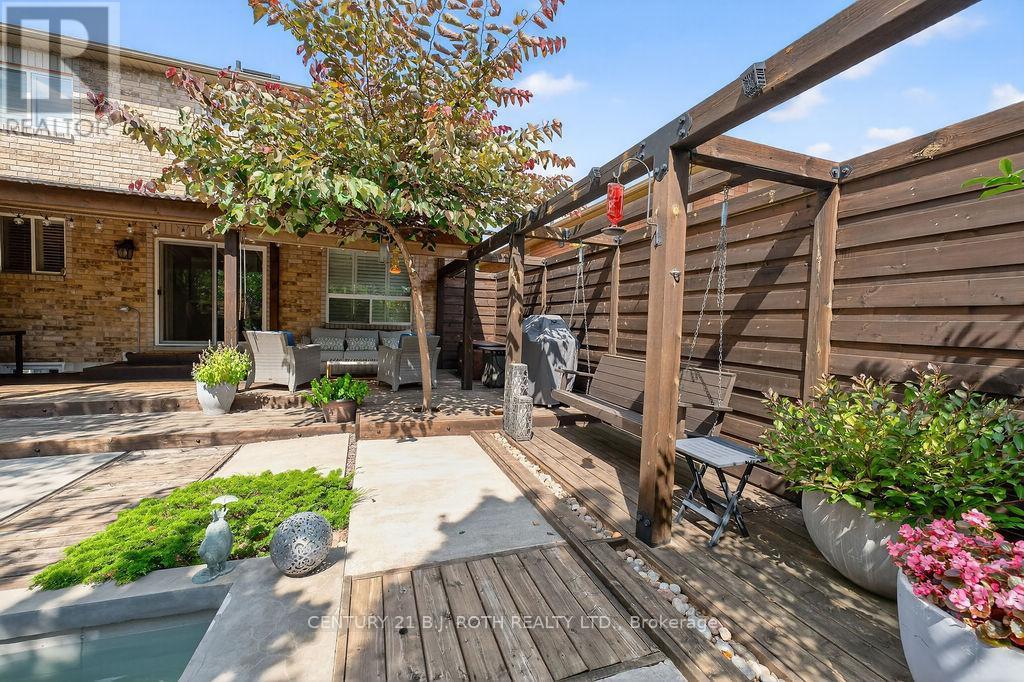 5 Claire Drive, Barrie, ON - Outdoor