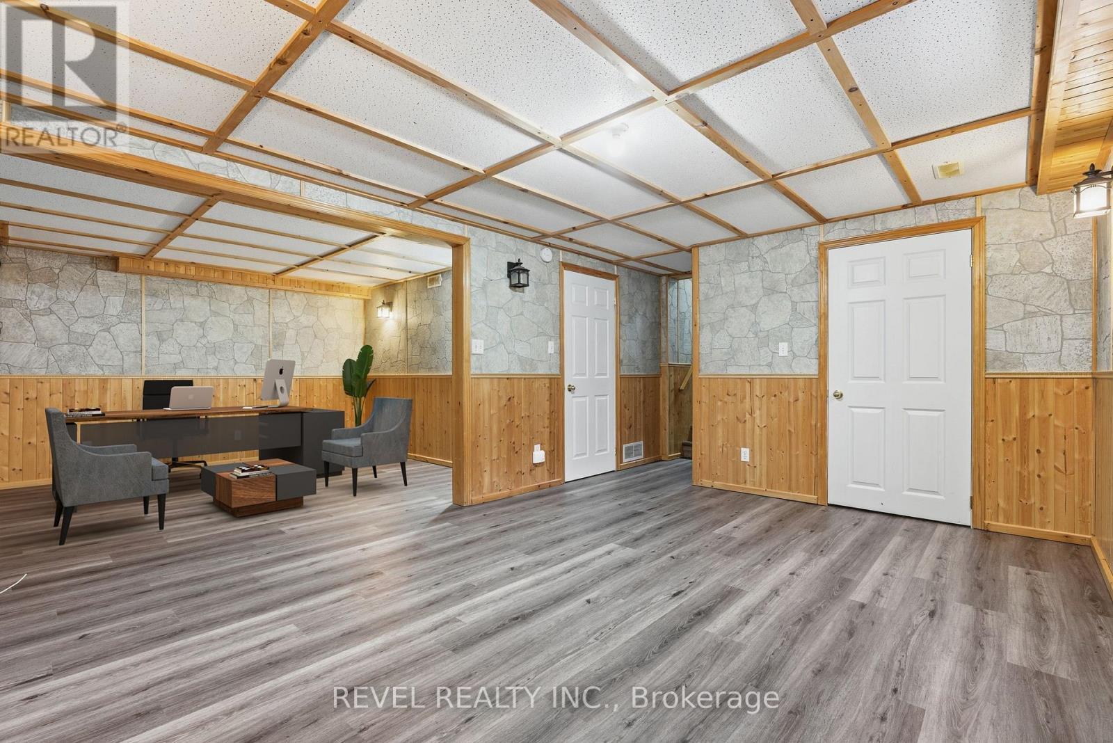 109 Mcgivern Street, Mapleton, ON - Indoor Photo Showing Other Room