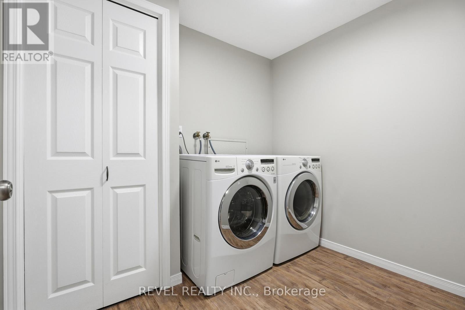 109 Mcgivern Street, Mapleton, ON - Indoor Photo Showing Laundry Room
