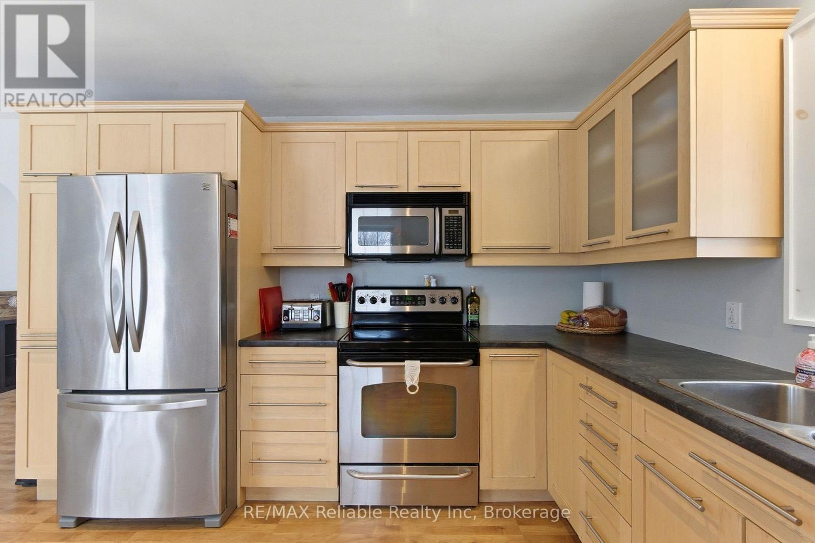 116 Oxford Street, Goderich (Goderich (Town)), ON - Indoor Photo Showing Kitchen