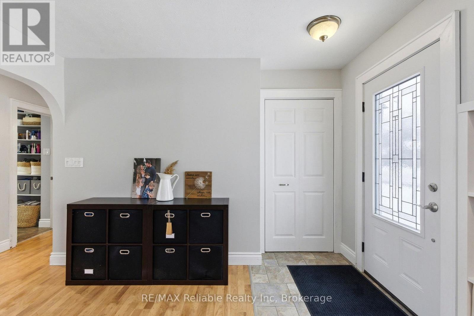 front entrance - 116 Oxford Street, Goderich (Goderich (Town)), ON - Indoor Photo Showing Other Room