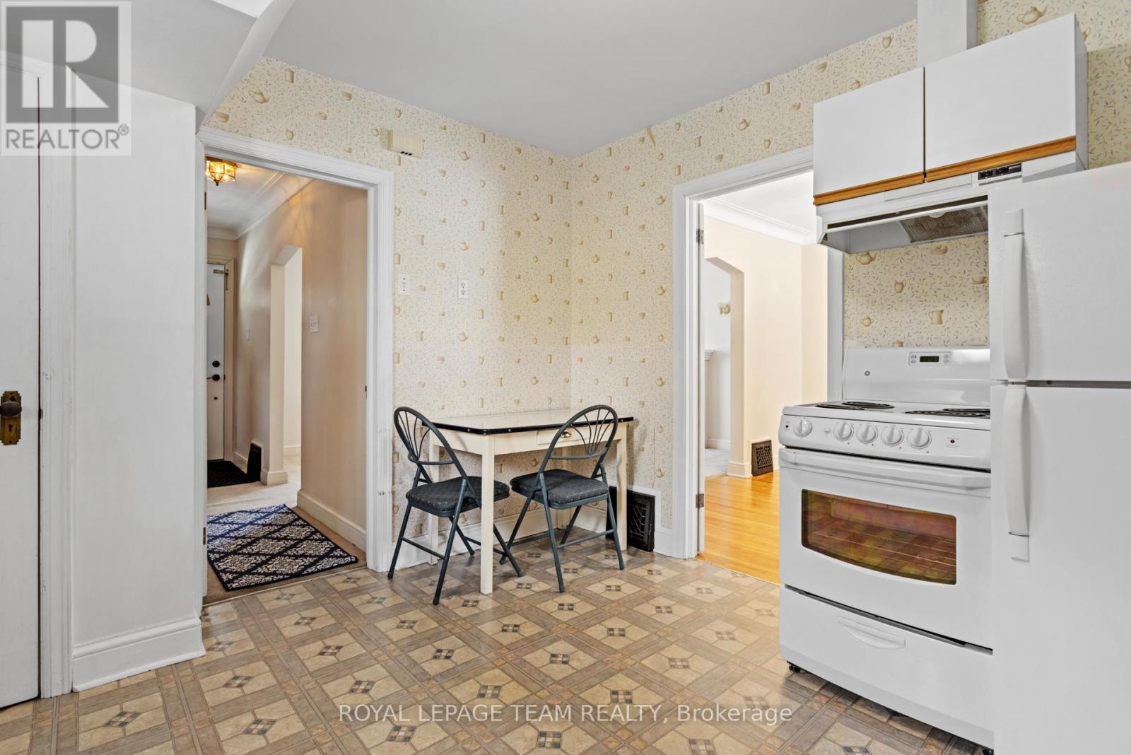 242 Fairmont Avenue, Ottawa, ON - Indoor